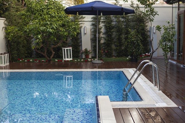 Villas with pool in Lonavala