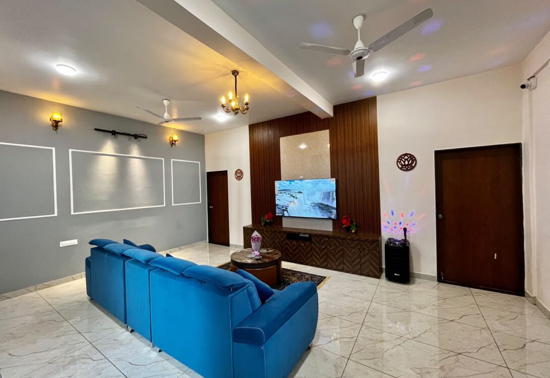 Hall View Side
